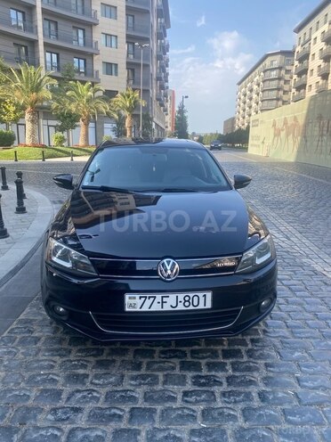 Volkswagen Jetta-1
