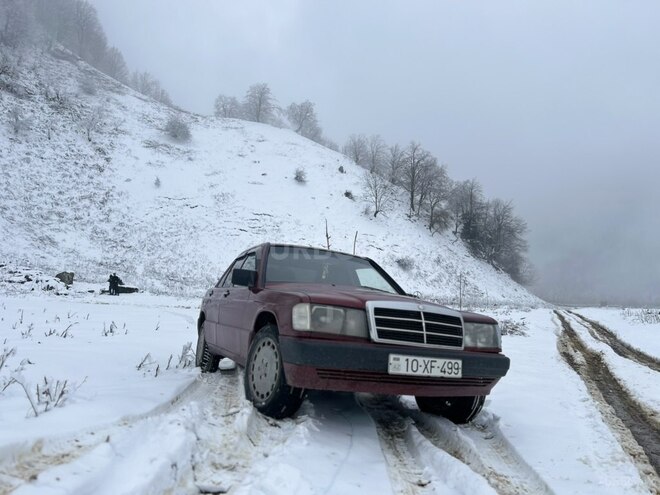 Mercedes 190 1992, 300,000 km - 2.0 l - Qəbələ