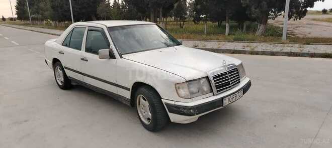 Mercedes E 200 1993, 234,123 km - 2.0 l - Bakı