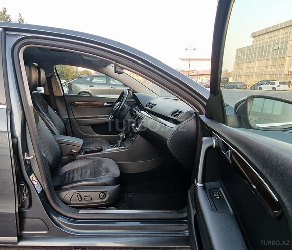 Volkswagen Passat 2011, 240,000 km - 2.5 l - Bakı