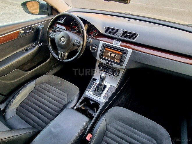Volkswagen Passat 2011, 240,000 km - 2.5 l - Bakı