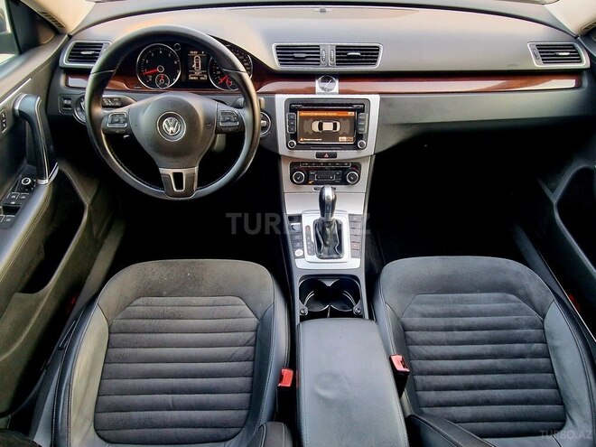Volkswagen Passat 2011, 240,000 km - 2.5 l - Bakı