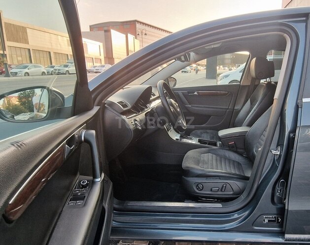 Volkswagen Passat 2011, 240,000 km - 2.5 l - Bakı