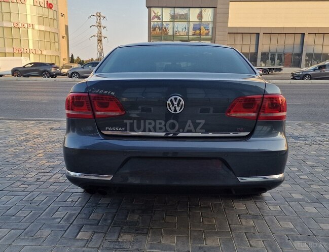Volkswagen Passat 2011, 240,000 km - 2.5 l - Bakı