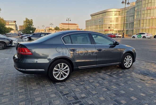 Volkswagen Passat 2011, 240,000 km - 2.5 l - Bakı