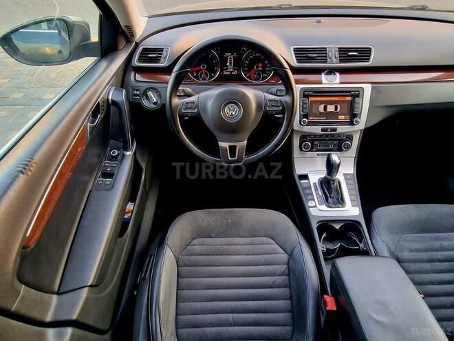 Volkswagen Passat 2011, 240,000 km - 2.5 l - Bakı
