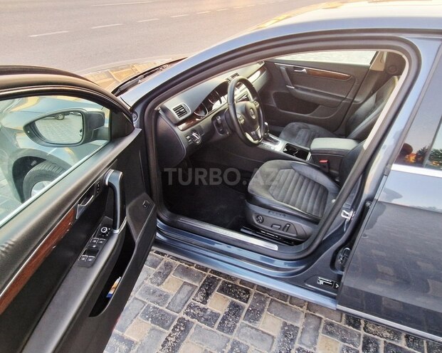 Volkswagen Passat 2011, 240,000 km - 2.5 l - Bakı