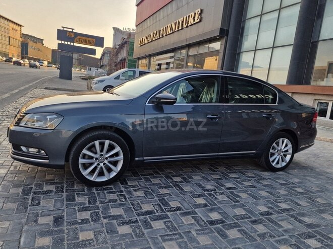 Volkswagen Passat 2011, 240,000 km - 2.5 l - Bakı