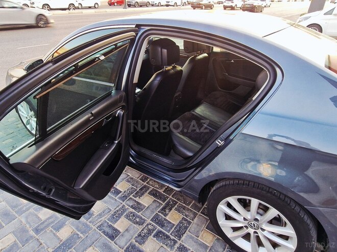 Volkswagen Passat 2011, 240,000 km - 2.5 l - Bakı