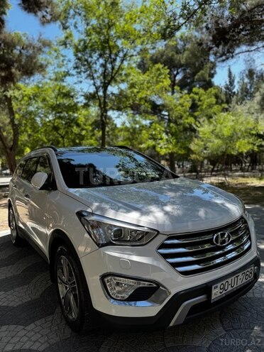 Hyundai Grand Santa Fe-2