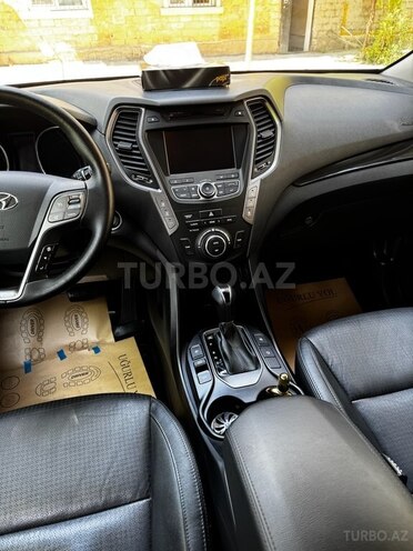 Hyundai Grand Santa Fe-6