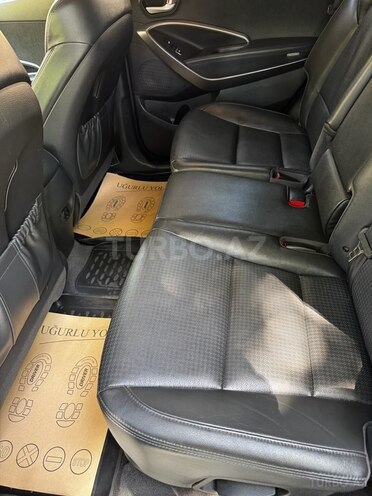 Hyundai Grand Santa Fe-10