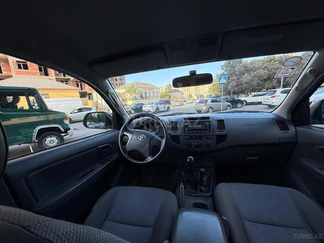 Toyota Hilux 2014, 180,051 km - 2.5 л - Bakı