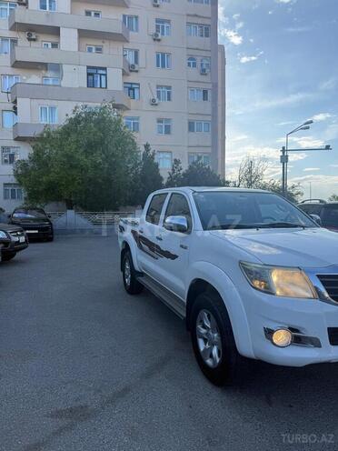 Toyota Hilux 2014, 180,051 km - 2.5 л - Bakı