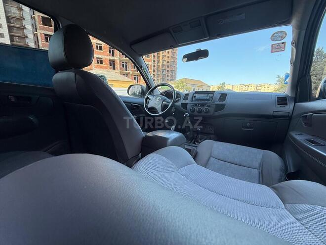 Toyota Hilux 2014, 180,051 km - 2.5 л - Bakı