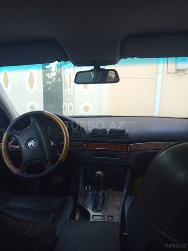 BMW 525 1998, 300,000 km - 2.5 l - Quba