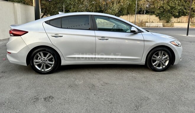 Hyundai Elantra 2018, 176,000 km - 2.0 л - Bakı