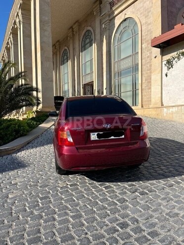 Hyundai Accent-2
