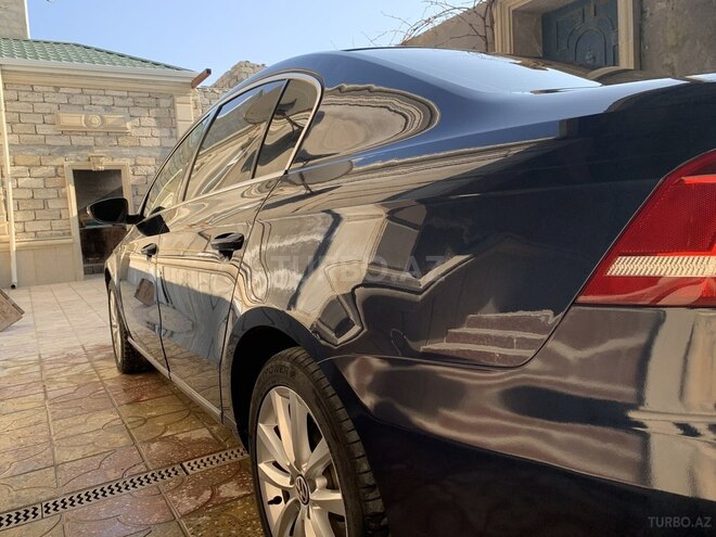 Volkswagen Passat 2013, 295,500 km - 1.8 л - Bakı