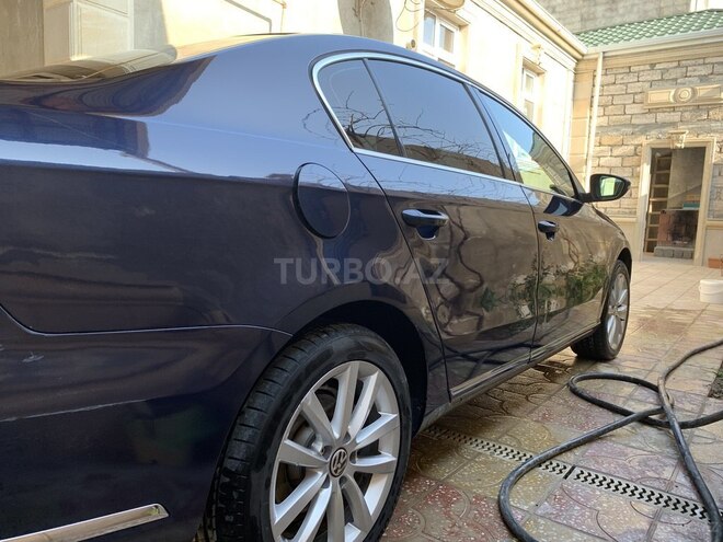 Volkswagen Passat 2013, 295,500 km - 1.8 л - Bakı