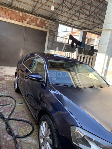 Volkswagen Passat 2013, 295,500 km - 1.8 л - Bakı