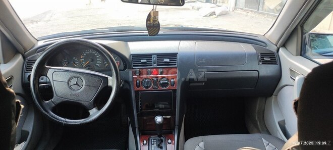 Mercedes C 180-3
