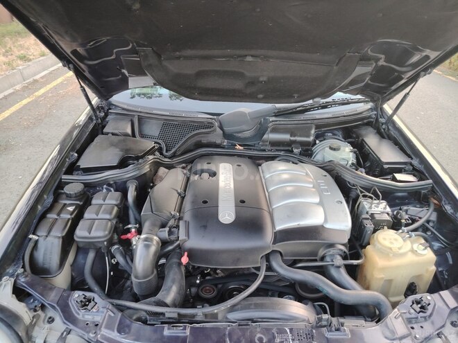 Mercedes E 220 d 2001, 375,246 km - 2.2 l - Bakı