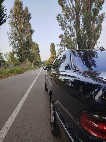 Mercedes E 220 d 2001, 375,246 km - 2.2 l - Bakı