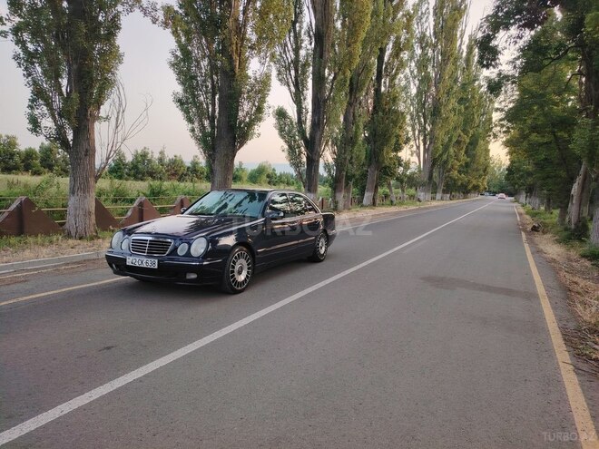 Mercedes E 220 d 2001, 375,246 km - 2.2 l - Bakı