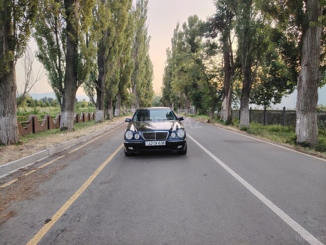 Mercedes E 220 d 2001, 375,246 km - 2.2 l - Bakı