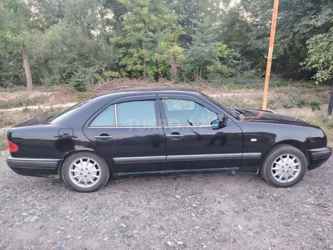 Mercedes E 200 1997, 396,000 km - 2.0 l - Qazax