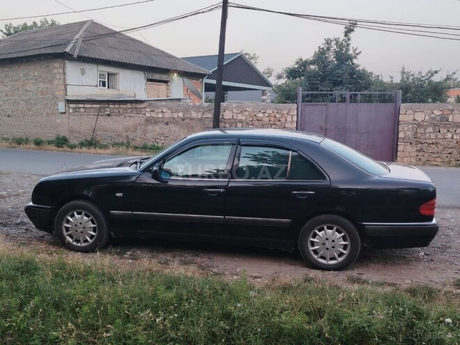 Mercedes E 200 1997, 396,000 km - 2.0 l - Qazax