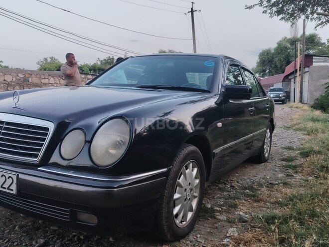 Mercedes E 200 1997, 396,000 km - 2.0 l - Qazax