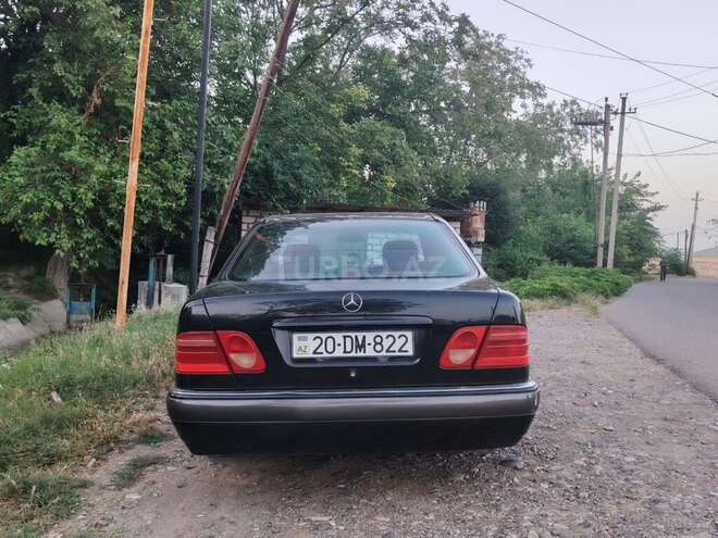 Mercedes E 200 1997, 396,000 km - 2.0 l - Qazax