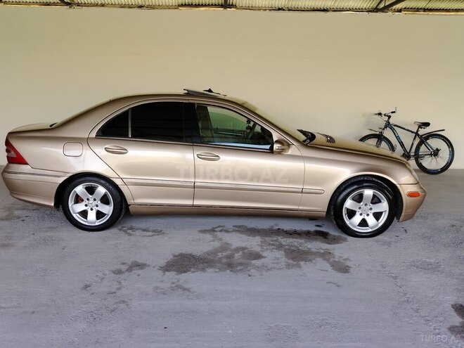 Mercedes C 240 2002, 569,379 km - 2.6 l - Ucar