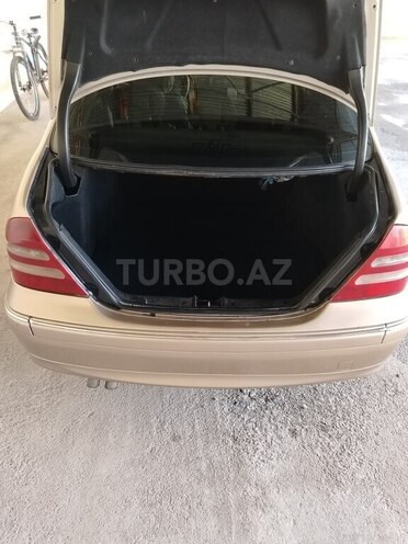 Mercedes C 240 2002, 569,379 km - 2.6 l - Ucar