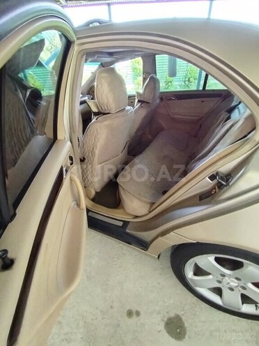Mercedes C 240 2002, 569,379 km - 2.6 l - Ucar