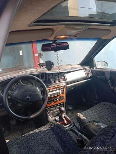 Opel Vectra 1996, 83,985 km - 1.8 l - Qazax