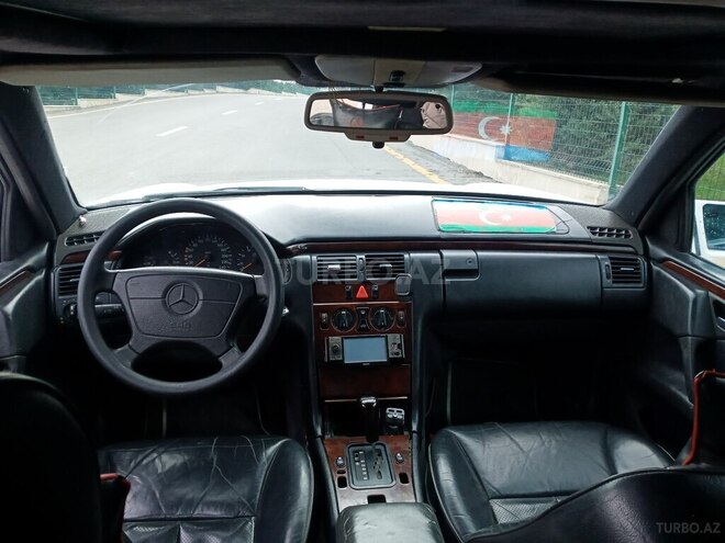 Mercedes E 230 1995, 308,500 km - 2.3 l - Bakı