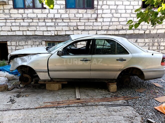 Mercedes C 200-3