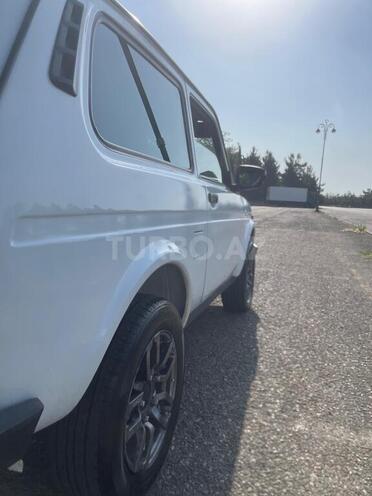 LADA (VAZ) Niva-11
