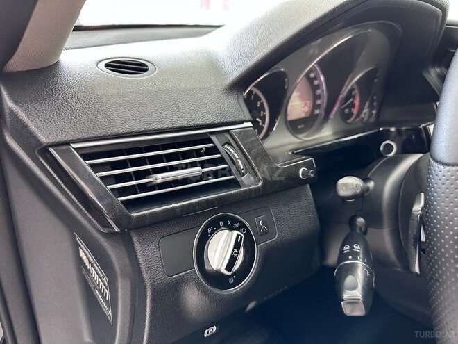Mercedes E 350 2009, 193,000 km - 3.5 l - Sumqayıt