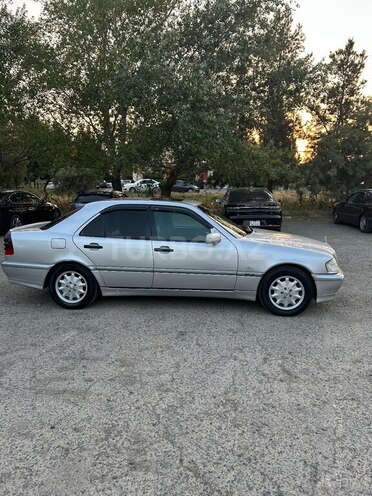 Mercedes C 180-4