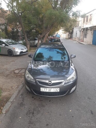 Opel Astra 2011, 240,000 km - 1.3 l - Bakı