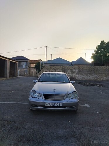 Mercedes C 200-1