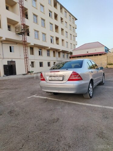 Mercedes C 200-8