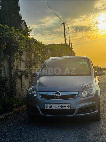 Opel Zafira-1