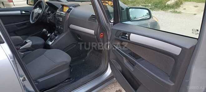 Opel Zafira-2