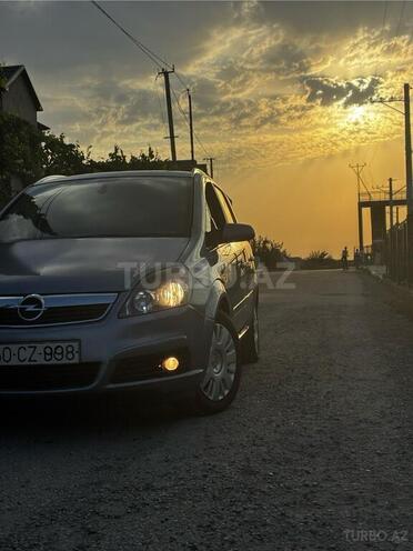 Opel Zafira-13