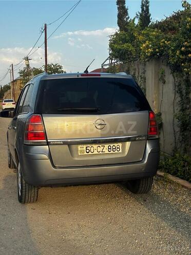 Opel Zafira-12